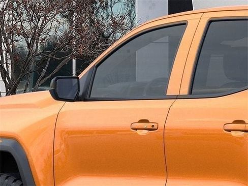 New 2026 GMC Canyon AT4 w/ LPO, Off Road Lift Package image 36