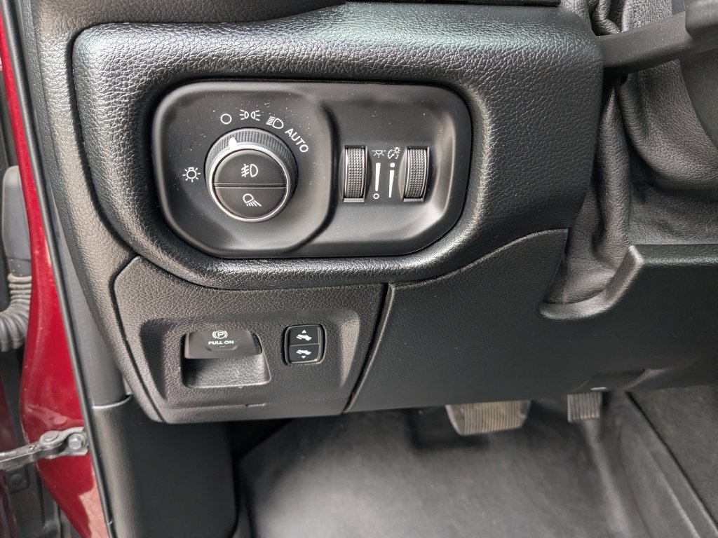 Used 2020 RAM 1500 Laramie w/ Sport Appearance Package AWD/4WD image 24