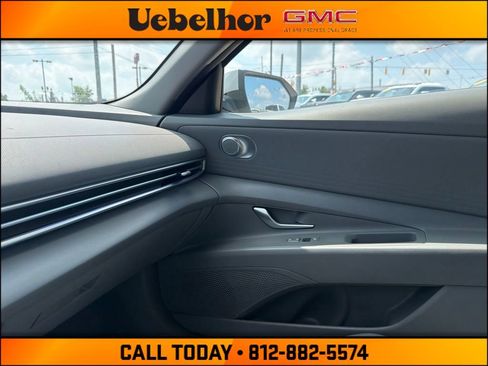 Used 2024 Hyundai Elantra SEL FWD image 31