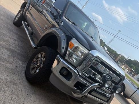 Used 2011 Ford F250 Lariat w/ FX4 Off Road Pkg AWD/4WD image 10