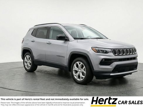 Used 2025 Jeep Compass Latitude image 1