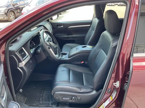 Used 2015 Toyota Highlander XLE AWD/4WD image 13