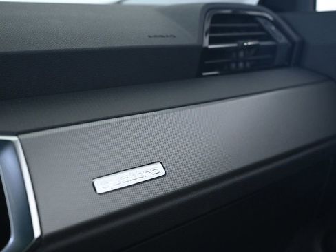 Certified 2025 Audi Q3 2.0T Premium w/ Convenience Package image 21