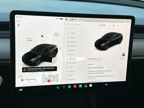 Used 2024 Tesla Model Y Long Range RWD image 27