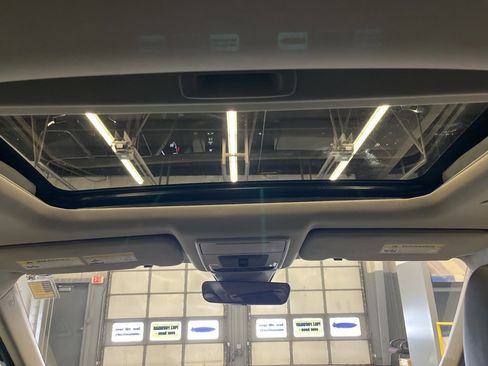 Used 2025 Honda CR-V EX-L image 30