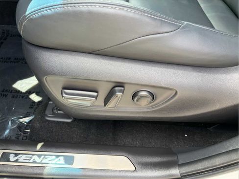 Used 2022 Toyota Venza XLE AWD/4WD image 13
