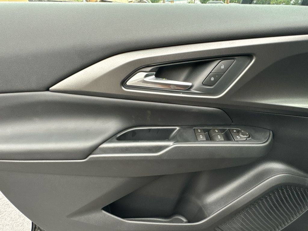 New 2026 Chevrolet Equinox EV LT FWD image 15