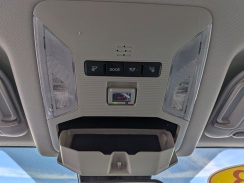 Used 2023 Toyota RAV4 XLE image 30