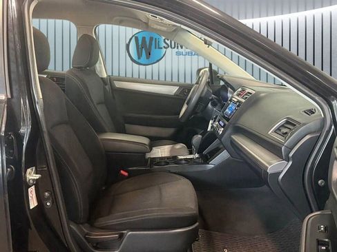 Used 2019 Subaru Outback 2.5i AWD/4WD image 6