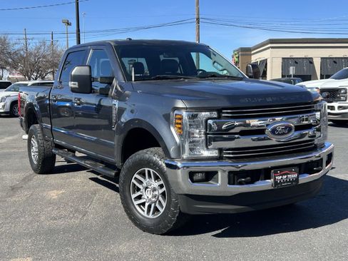 Used 2018 Ford F250 Lariat w/ Lariat Value Package image 2