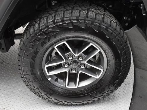Used 2026 Jeep Gladiator Mojave AWD/4WD image 32