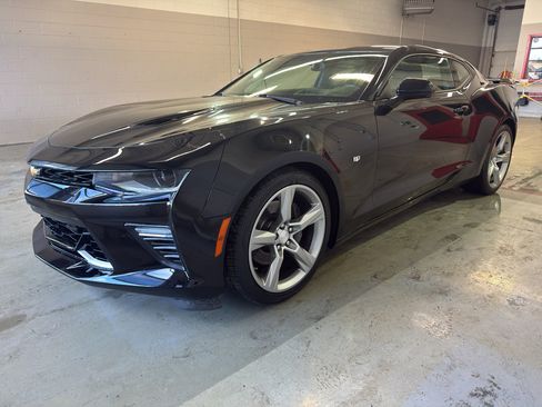 Used 2016 Chevrolet Camaro SS image 3