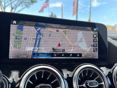 Used 2022 Mercedes-Benz GLA 35 AMG 4MATIC w/ Multimedia Package Lite image 24