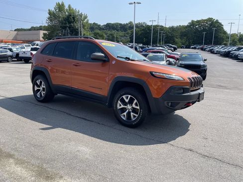 Certified 2016 Jeep Cherokee Trailhawk AWD/4WD image 6