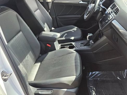 Used 2024 Volkswagen Tiguan SE FWD image 14