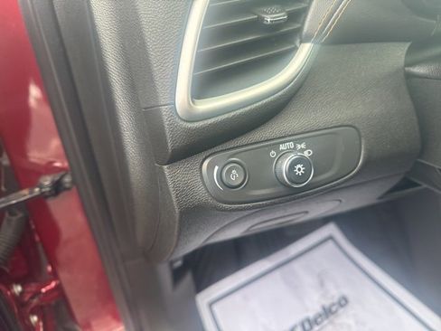 Used 2019 Chevrolet Trax LT w/ Sun & Sound Package image 25