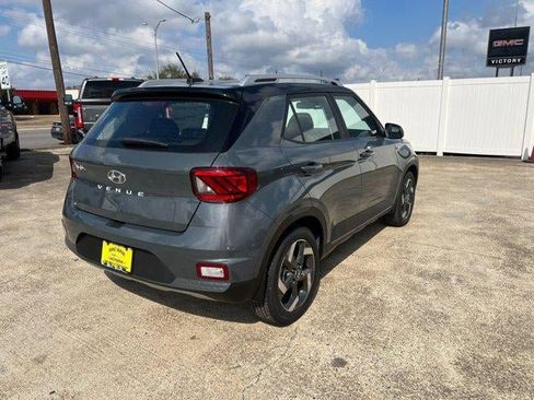 New 2026 Hyundai Venue SEL FWD image 37