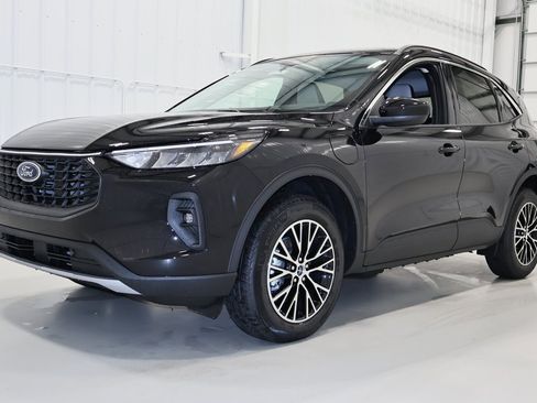 Certified 2024 Ford Escape SE image 6