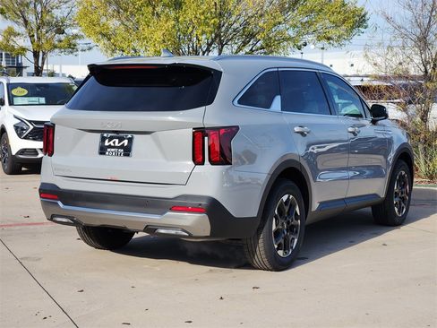 New 2026 Kia Sorento S image 4