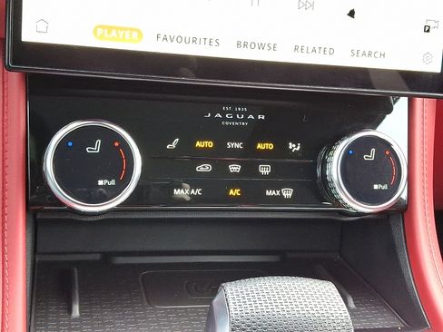 Used 2022 Jaguar F-PACE SVR image 25