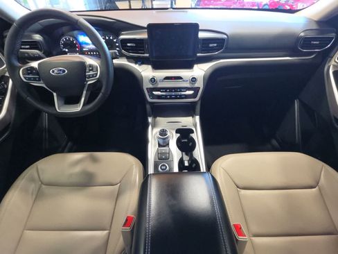 Used 2023 Ford Explorer XLT w/ Equipment Group 202A AWD/4WD image 30
