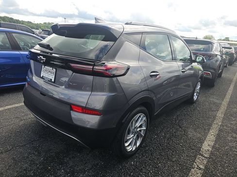 Used 2023 Chevrolet Bolt EUV LT w/ Driver Confidence Package FWD image 3