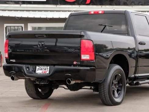 Used 2018 RAM 1500 Express w/ Black Ram 1500 Express Group image 11