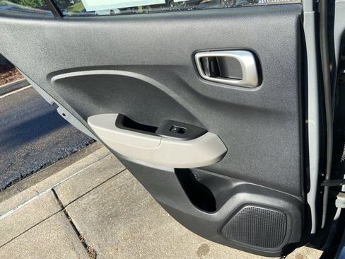 Used 2020 Hyundai Venue SEL FWD image 50