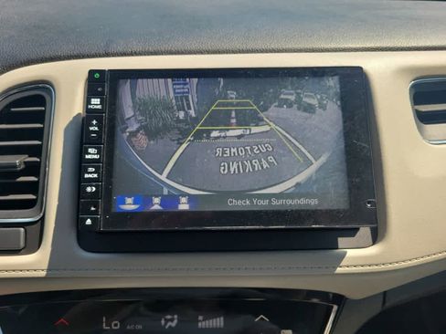 Used 2018 Honda HR-V EX image 13