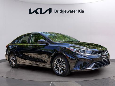 Certified 2024 Kia Forte LXS FWD image 1