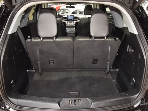 Used 2024 Ford Explorer XLT w/ Equipment Group 202A AWD/4WD image 35