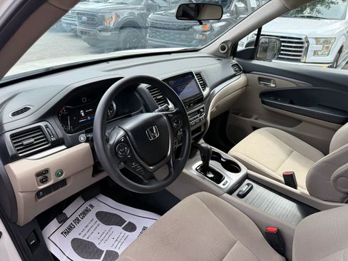 Used 2017 Honda Pilot EX image 12