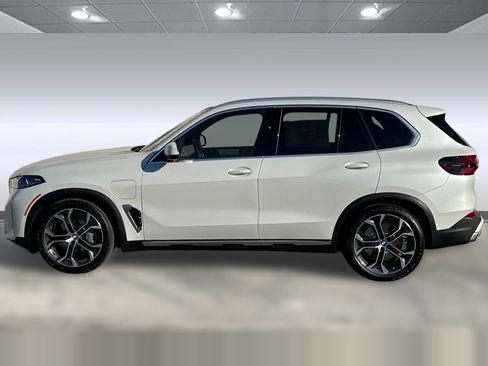 New 2026 BMW X5 xDrive50e AWD/4WD image 2