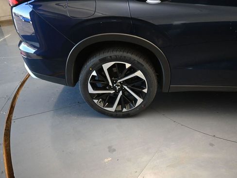 Used 2024 Mitsubishi Outlander SE image 23
