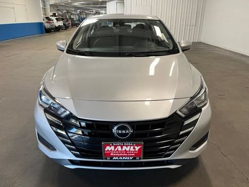 Used 2023 Nissan Versa SV FWD image 8