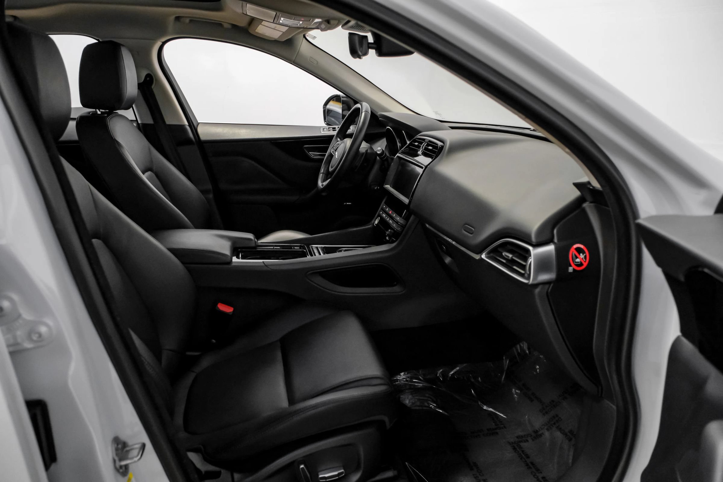 Used 2019 Jaguar F-PACE Premium AWD/4WD image 28