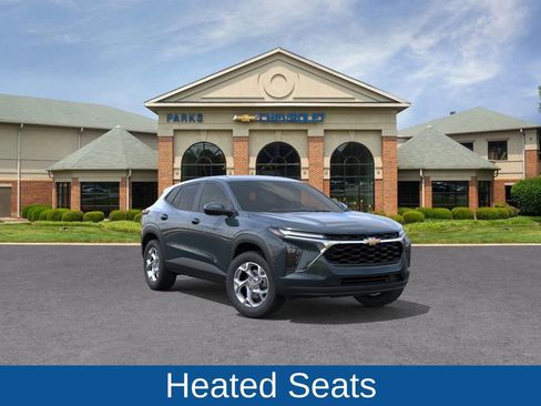 New 2026 Chevrolet Trax LS image 2