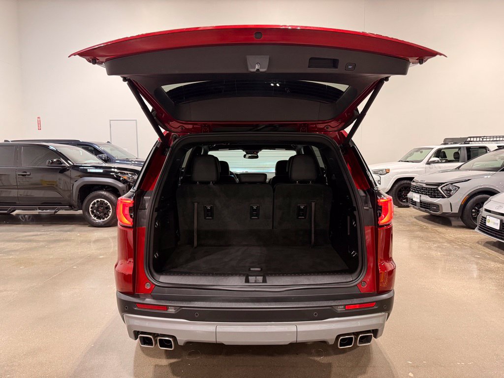 Used 2025 GMC Acadia Elevation w/ Elevation Premium Package FWD image 9