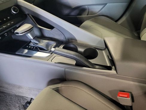 Used 2024 Hyundai Elantra SEL image 26