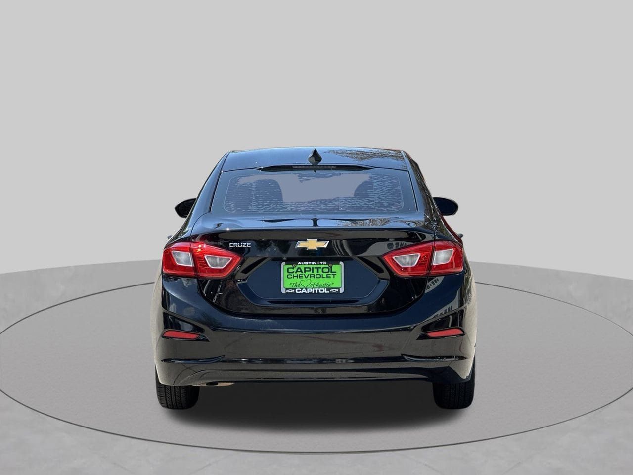 Used 2018 Chevrolet Cruze LS FWD image 4