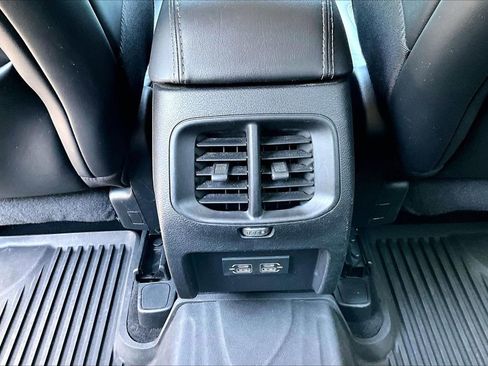 Certified 2021 Jeep Cherokee Latitude Lux w/ Mopar Interior Package AWD/4WD image 15