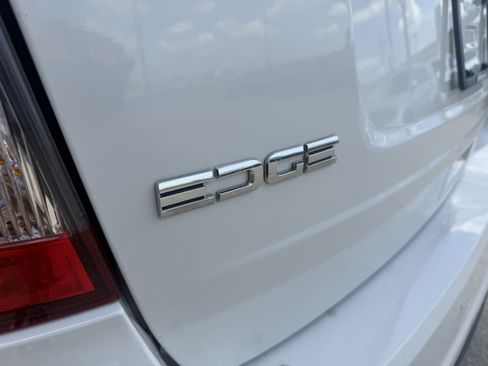 Used 2013 Ford Edge SEL FWD image 9