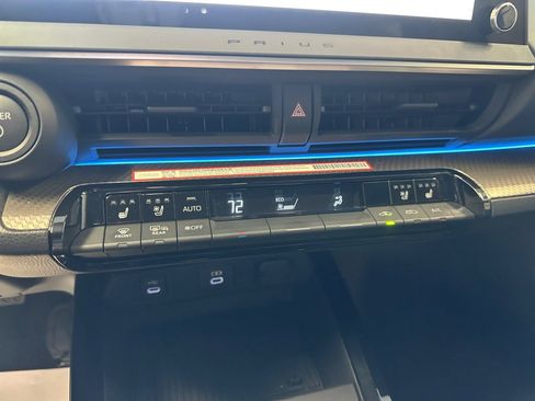 Used 2025 Toyota Prius Limited image 22