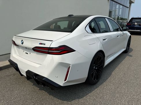 New 2026 BMW M5 w/ Executive Package image 4
