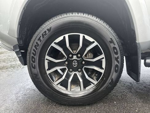 Used 2020 Toyota Tacoma TRD Sport w/ Technology Package AWD/4WD image 10