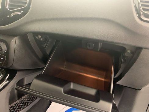 Used 2020 Jeep Compass Latitude image 41