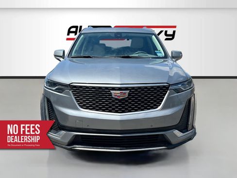 Used 2024 Cadillac XT6 Premium Luxury w/ Technology Package FWD image 2