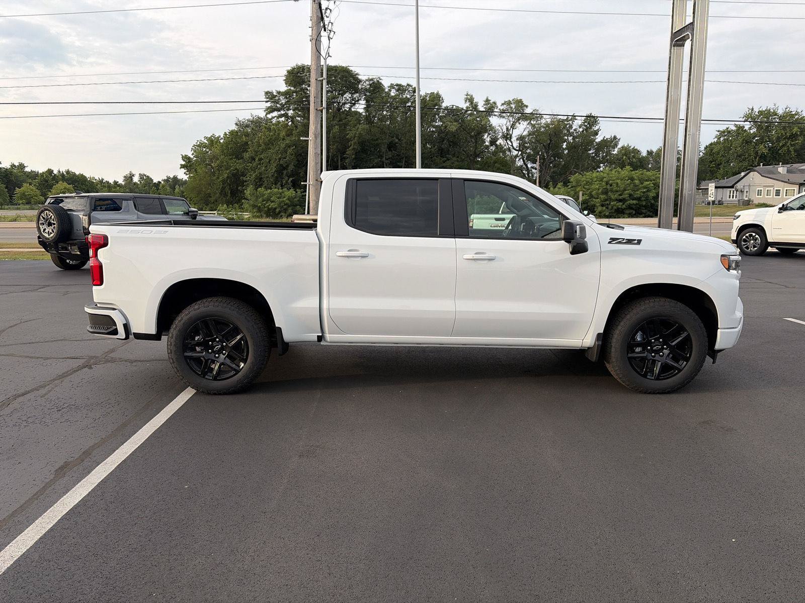 New 2026 Chevrolet Silverado 1500 RST w/ RST All Star Premium Package AWD/4WD image 2
