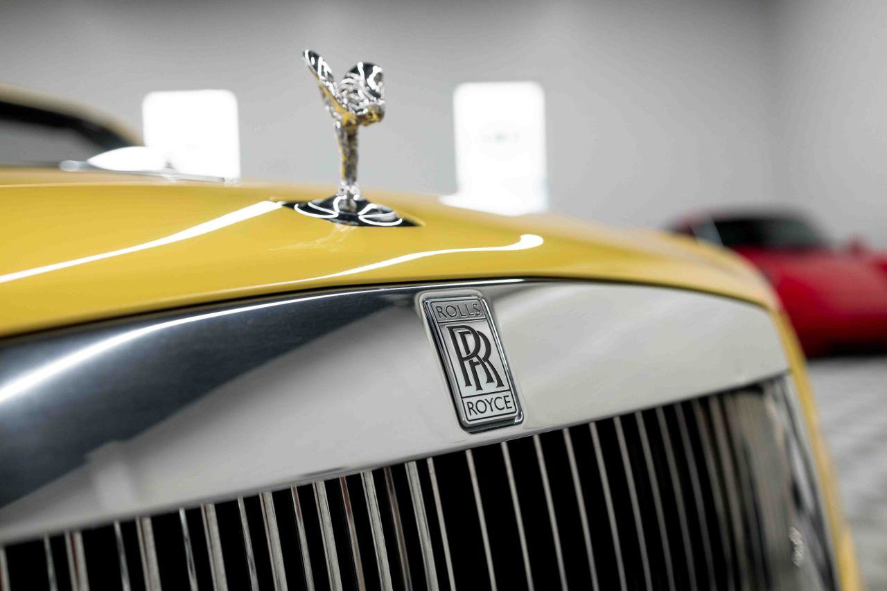 Used 2017 Rolls-Royce Dawn RWD image 60