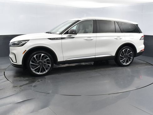 New 2026 Lincoln Aviator Reserve w/ Luxury Package image 5